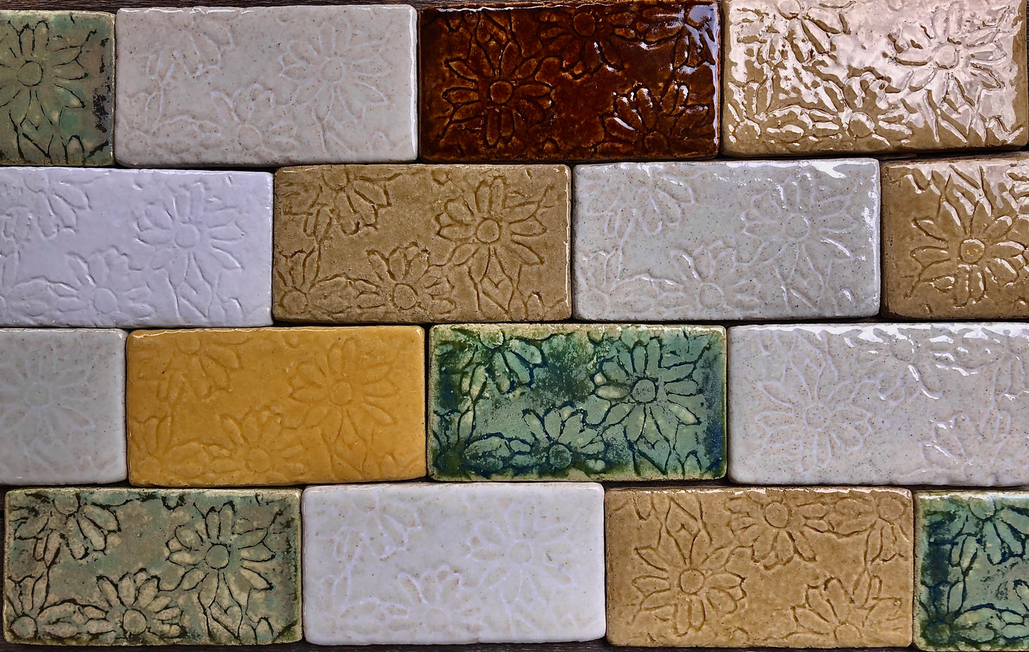 3" x 9" Embossed Daisy Tile (Subway style)