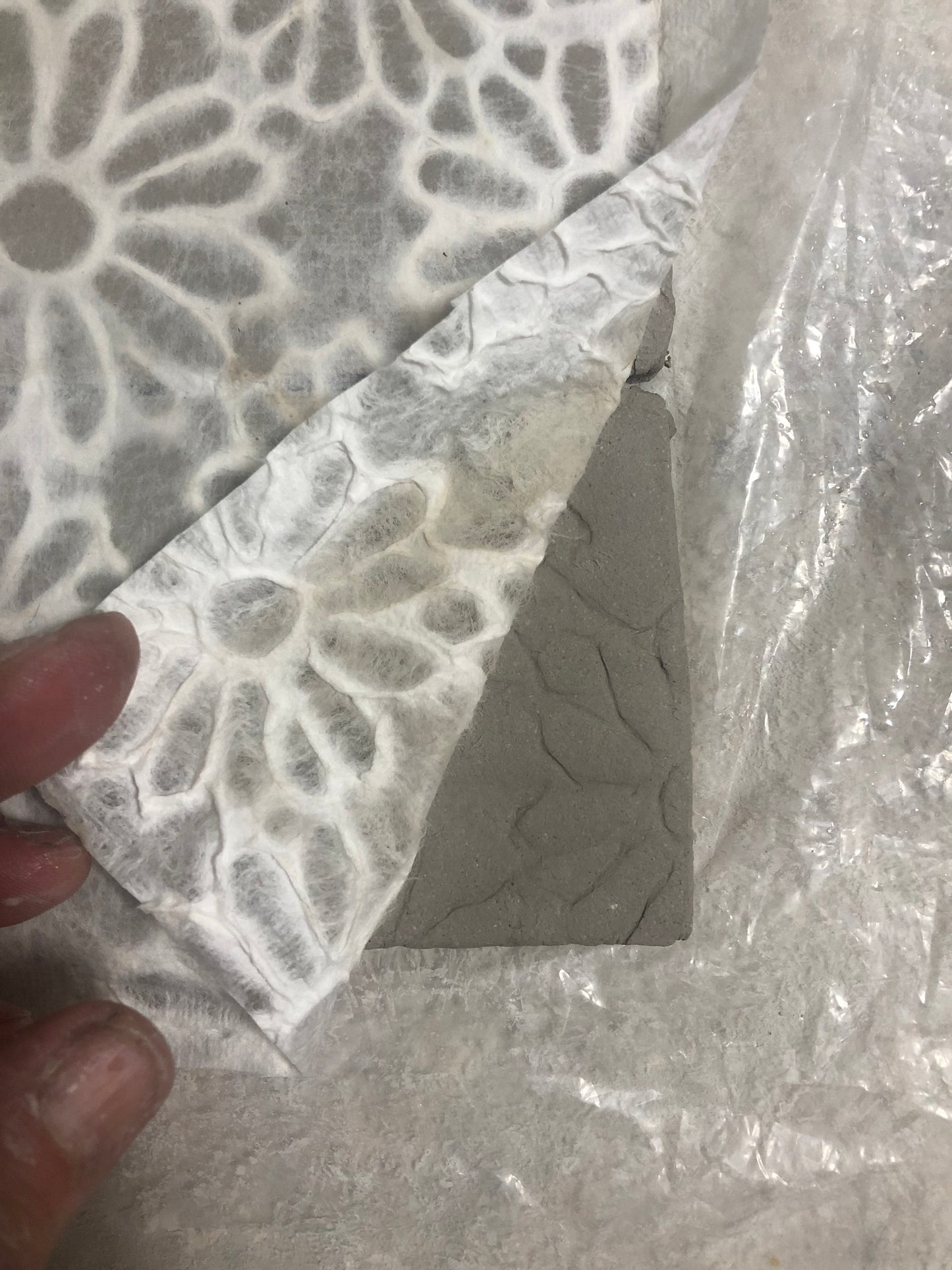 3" x 9" Embossed Daisy Tile (Subway style)