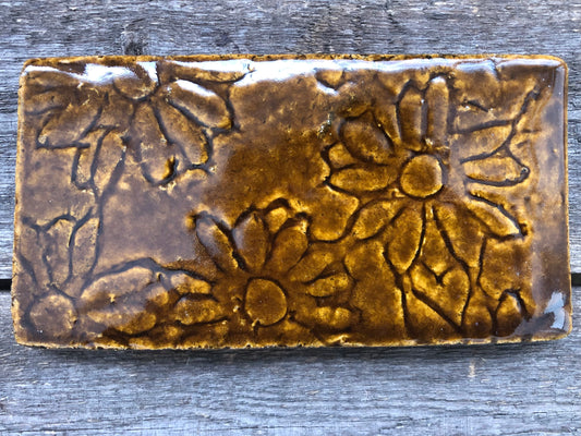 3"x 6" Embossed Daisy
