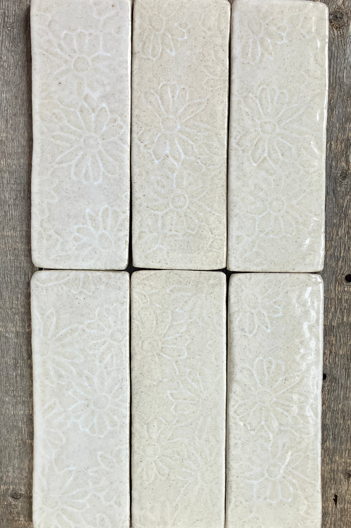 3" x 9" Embossed Daisy Tile (Subway style)