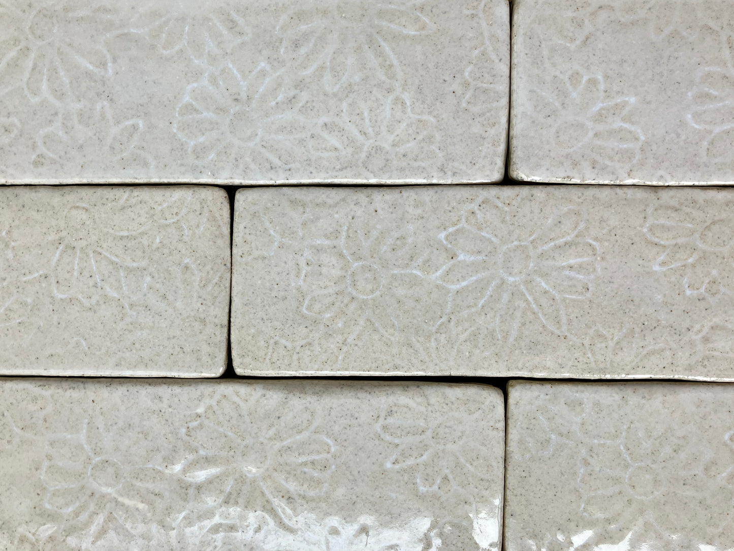 3" x 9" Embossed Daisy Tile (Subway style)